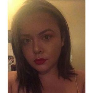 Meet your Posher, Pamela